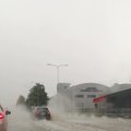 Vilniaus gatvės skęsta po lietaus