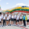 Į Paryžiaus olimpines žaidynes Lietuvos irklavimo rinktinė išskrido ypatingai papuoštu lėktuvu 