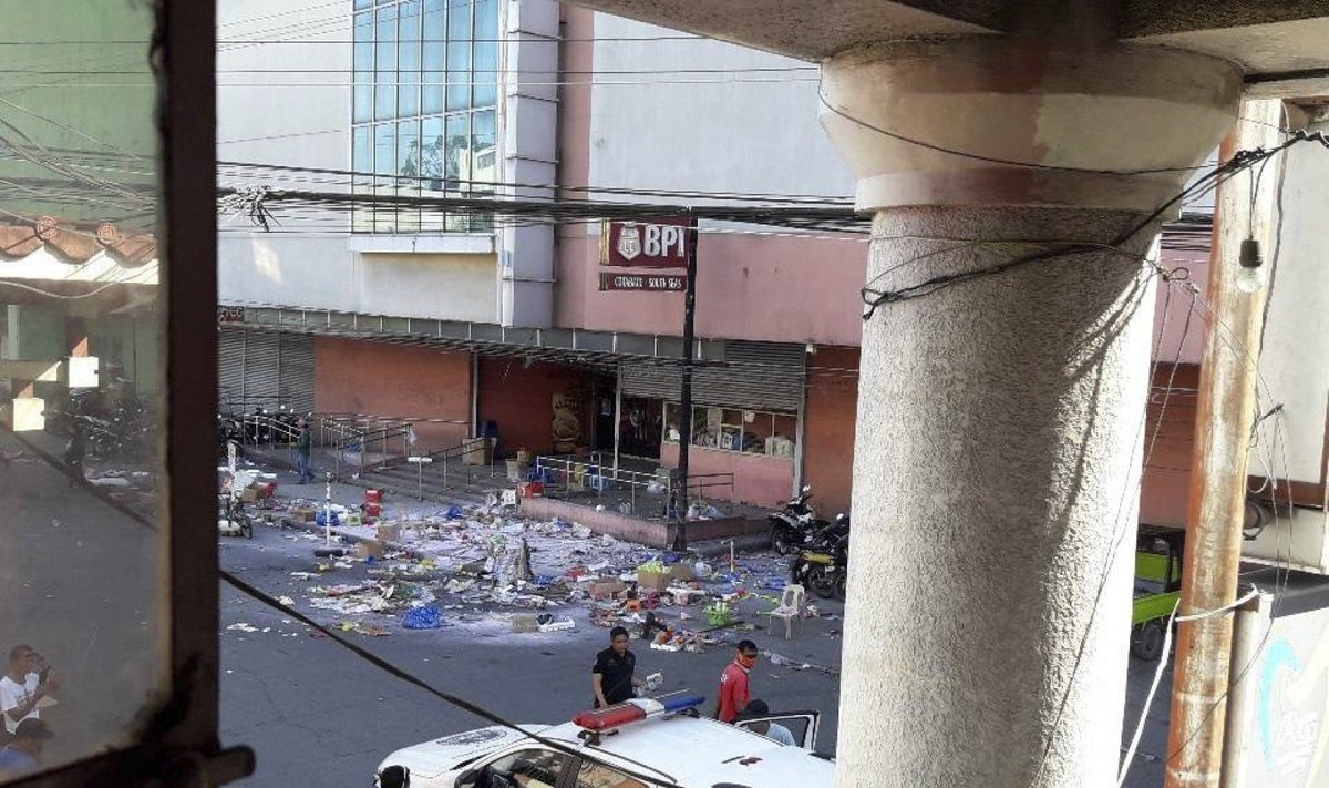 Filipinuose per sprogimą prekybos centre žuvo du žmonės, dar buvo 21 sužeistas