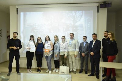  „LT1918“ konkurso nugalėtojai Garliavos Jonučių gimnazijos tyrėjų komanda