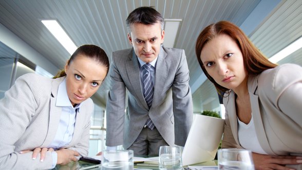 7 labiausiai erzinančių kolegų tipai darbe: kaip su jais elgtis?