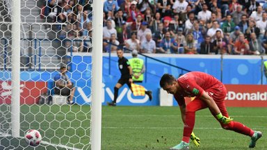 Urugvajaus vartininko liapsusas plačiai atvėrė duris Prancūzijai į pusfinalį