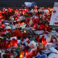 Барселона поминает жертвы терактов и ищет их организаторов