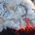 Japonijoje išsiveržė ugnikalnis, atšaukta dešimtys lėktuvų skrydžių