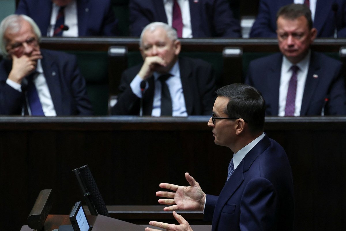 Polscy konserwatyści przedstawili rząd mniejszościowy