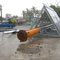 Fidžyje ciklono aukų padaugėjo iki 20, salas palieka turistai