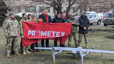 "Prometey" įteikė 350 tūkstančių eurų vertės dovaną Ukrainos kariuomenei / FOTO: "Prometey"