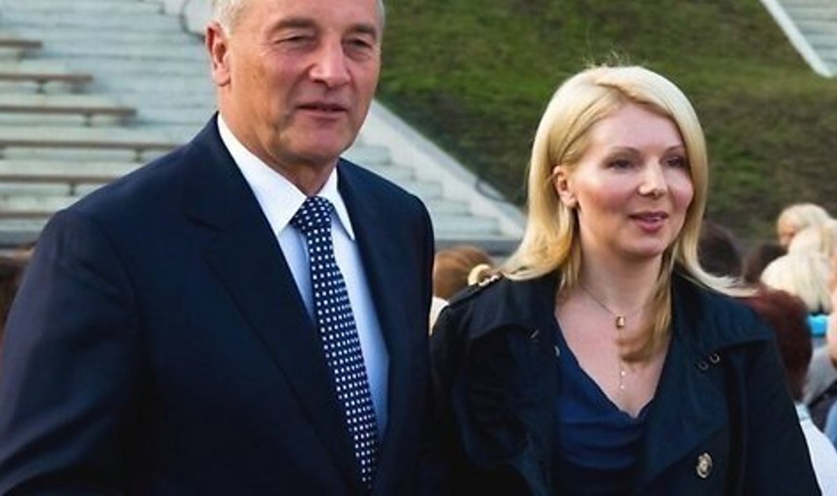 Andris Bėrzinis su žmona Dace Seisuma