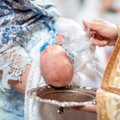 Kruvinos krikštynos: vaikų akivaizdoje nokautuotas vyras be sąmonės gulėjo kraujo klane