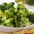 Brokoliai kreminiame padaže