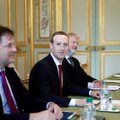 Su Macronu susitikęs Zuckerbergas sako optimistiškai nusiteikęs dėl prancūzų siūlymų