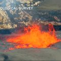 Kunkuliuojantys lavos purslai prie Kilauea ugnikalnio ežero kranto