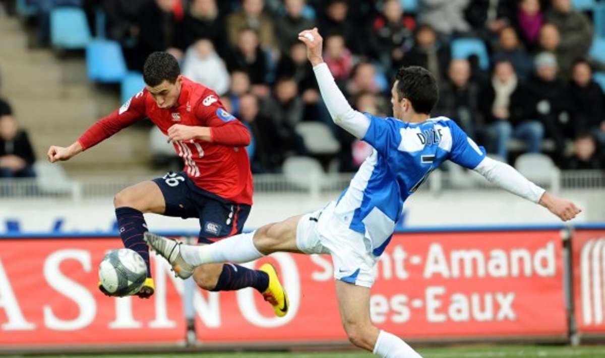 Edenas Hazardas ("Lille", kairėje) kovoja su Nicolasu Dieuze ("Grenoble") 