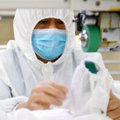 Dar daugiau užsikrėtusių ir mirusių dėl naujojo viruso: profesorius įvardija kelias priežastis