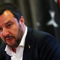 Salvini kritikuojamas už šventinę vakarienę Genujos viaduko griūties dieną