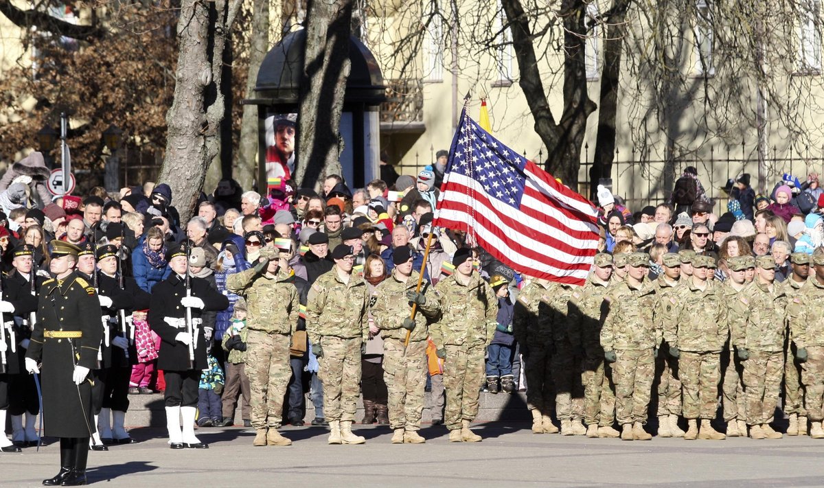 USA troops at the Simonas Daukantas Sq.