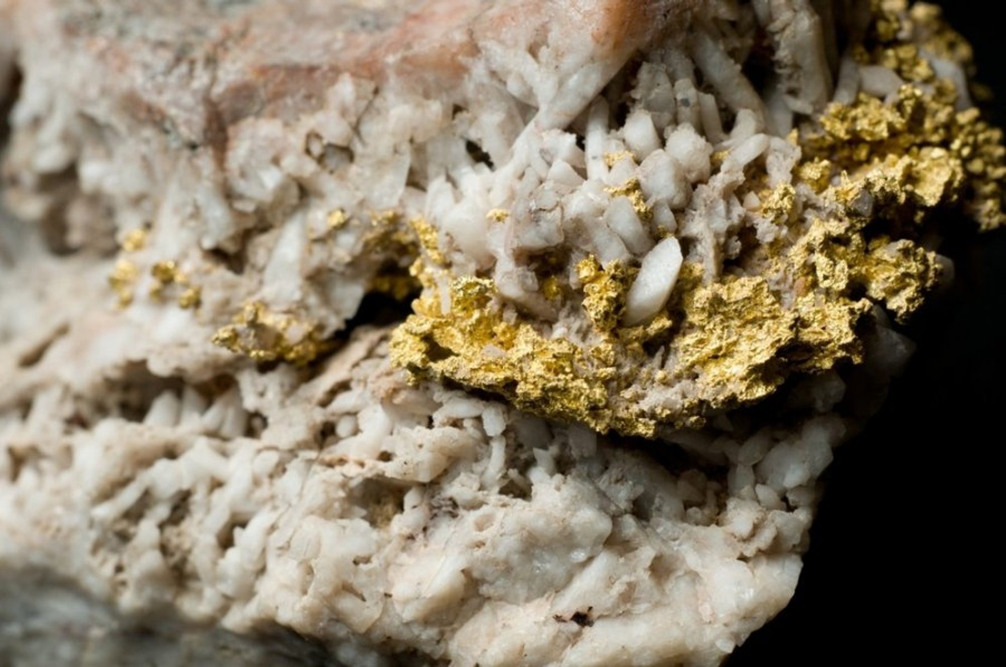 Самородок канаэ. Маленький самородок золота. Золото в большом камне. Золото в большом камне. Золото в большом камне.