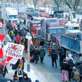 ФОТО: В Канаде сотни дальнобойщиков протестовали против обязательной вакцинации