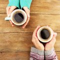 Naujas tyrimas parodė, kodėl rytą verta pradėti nuo puodelio kavos