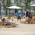 Vilnius vėl nebe kurortas: bus išardytas daug diskusijų kėlęs paplūdimys Lukiškių aikštėje