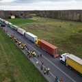 Dėl blokados nutįso sunkvežimių eilė Lenkijos ir Ukrainos pasienyje – laukiama 335 valandas