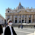 Vatikanas nutraukia du mėnesius trukusias popiežiaus mišių transliacijas
