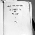 Rusijoje prasidėjo L. Tolstojaus „Karo ir taikos“ skaitymai, truksiantys 60 valandų