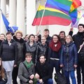N. Marčėnaitė Kovo 11-osios eisenoje įsiamžino su LGBT bendruomene