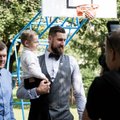 Президент и баскетболист Валанчюнас открыли в Вильнюсе дневной центр для подростков