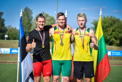 Matas Makaravičius (viduryje, Foto: Estijos lengvosios atletikos federacija)