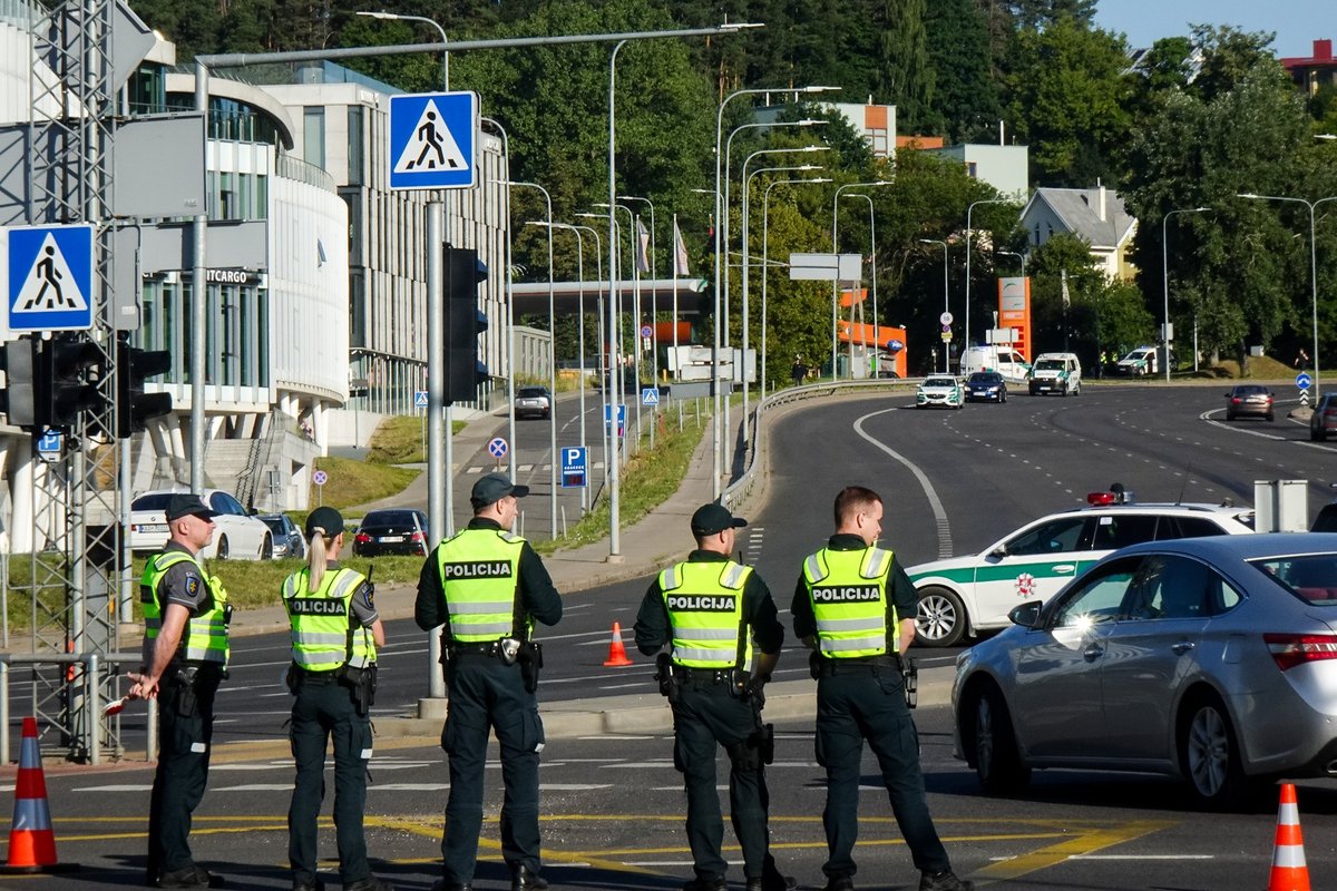 Più di 80 auto rimorchiate al vertice Nato: alcune dovranno pagare