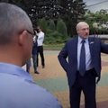 Lukašenka mokė gyventojus: nevadinkite manęs ūsuotu tarakonu