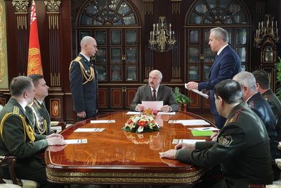 A. Lukašenka ir jėgos struktūrų atstovai