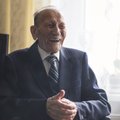 103-iąjį gimtadienį švenčiantis Simonas: su žmona sulaukėme ąžuolinių vestuvių, gyvenimas – gražus