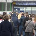 Vilniuje prie „Litexpo“ nusidriekė besiskiepijančių eilė