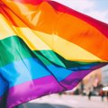 Ar įsiutusi motina klasėje nuo lentos nuplėšė LGBT vėliavą?