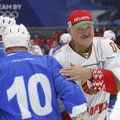 Ant ledo su sūnumi žengęs Lukašenka į Minską kviečia UFC žvaigždes