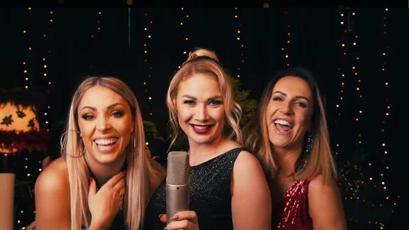 Grupė „Pop Ladies“ linksmai perdainavo „Jingle Bells“ dainą: įvertinkite