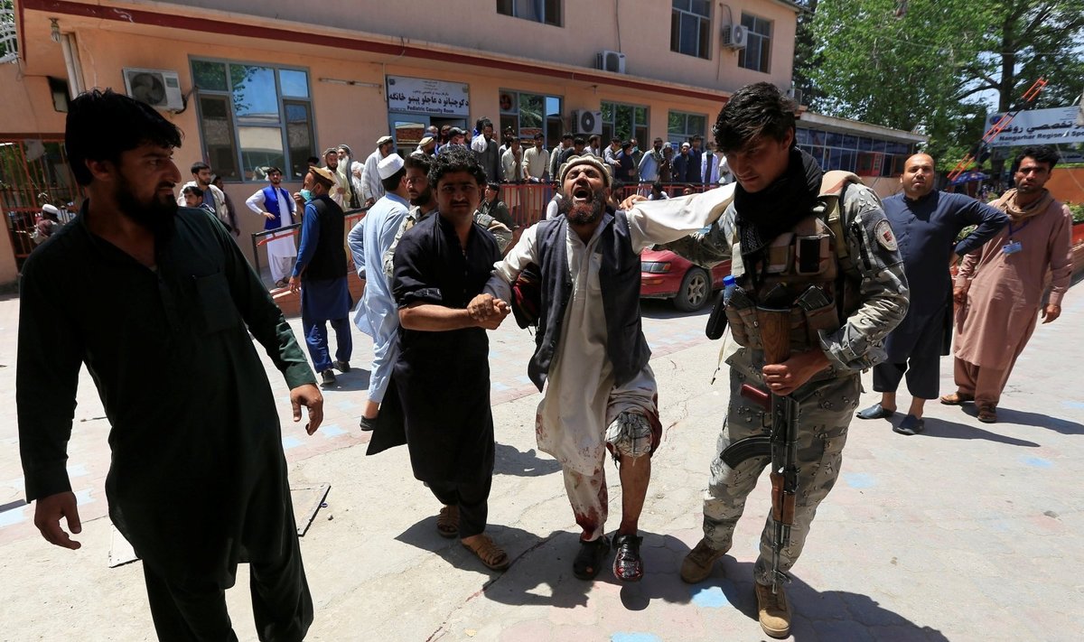 Afganistane per laidotuvių ceremoniją nugriaudėjus sprogimui žuvo per 20 žmonių