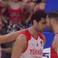 Dėl arenoje užpulto krepšininko Turkija grasina paliksianti Europos čempionatą