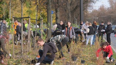 Vilniaus meras V. Benkunskas kviečia į sodinimo talką Karoliniškėse – kurkime žalesnę sostinę kartu