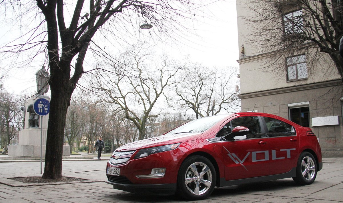 Pirmasis Kaune serijinis elektromobilis „Chevrolet Volt“