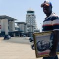 Lėktuvas su Mugabe palaikais nusileido Zimbabvėje