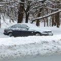 Ką daryti, kad prisnigus nereikėtų automobilio palikti kieme: ekspertai pabrėžia – padangos dar ne viskas