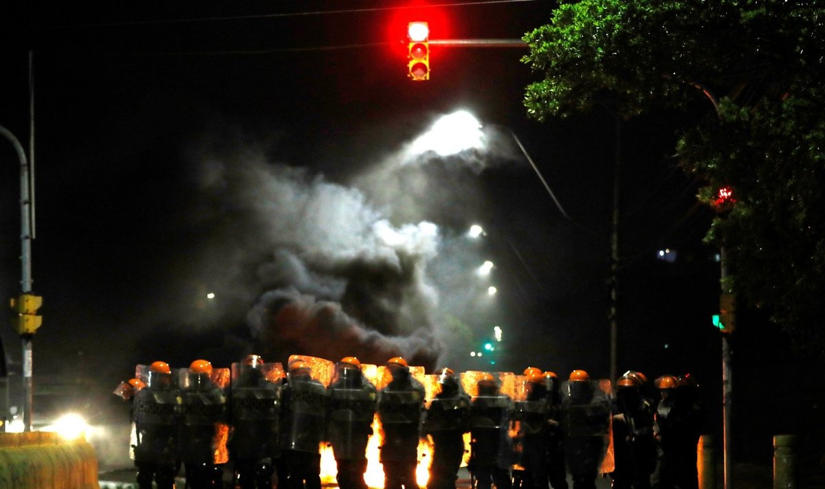 Brazilijoje policija panaudojo ašarines dujas per protestą po juodaodžio nužudymo