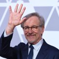 Spielbergas paaukos savo Būties premijos pinigus ne pelno organizacijoms