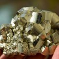 Kvailių auksą ištyrę australų ir kinų mokslininkai aptiko naują itin brangaus metalo tipą
