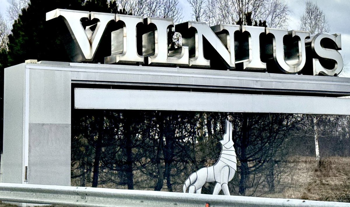 Važiuojant Vilniaus link pasitiko nemalonus užrašas
