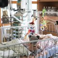 Medikai toliau kovoja dėl į ligoninę su policijos švyturėliais atlydėto mažylio