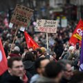 Prancūzijoje protestuotojai vėl išėjo į gatves oponuodami Macrono pensijų planui